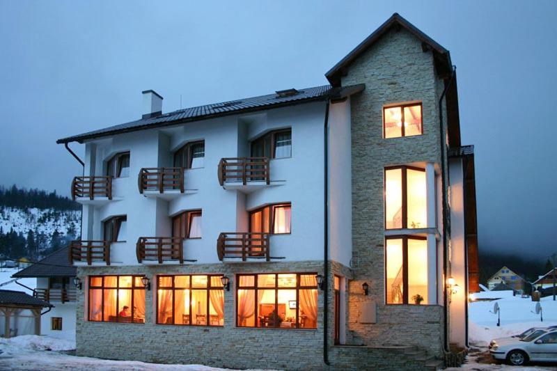 Pensiunea Vraja Muntelui Arieşeni Exterior foto
