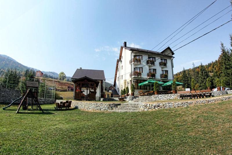 Pensiunea Vraja Muntelui Arieşeni Exterior foto