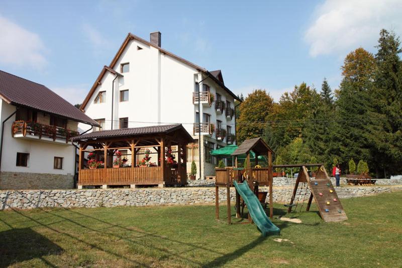 Pensiunea Vraja Muntelui Arieşeni Exterior foto
